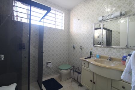 Banheiro de casa à venda com 2 quartos, 140m² em Jardim Jua, São Paulo