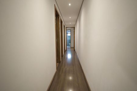 Corredor de apartamento para alugar com 3 quartos, 80m² em Vila Pires, Santo André