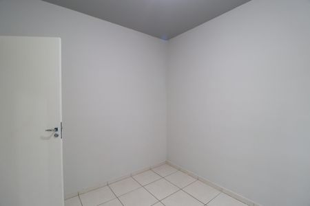 Quarto 2 de apartamento para alugar com 2 quartos, 44m² em Gávea, Uberlândia