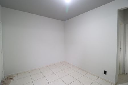 Sala de apartamento para alugar com 2 quartos, 44m² em Gávea, Uberlândia