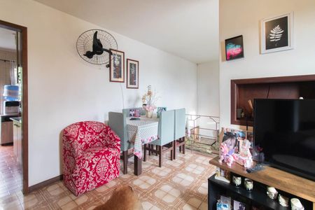 Sala de casa à venda com 2 quartos, 250m² em Medianeira, Porto Alegre