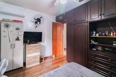 Quarto de casa à venda com 2 quartos, 250m² em Medianeira, Porto Alegre