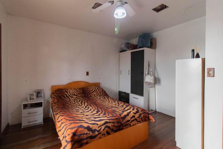 Casa à venda com 250m², 2 quartos e 2 vagasSuíte