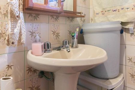 Casa à venda com 250m², 2 quartos e 2 vagasBanheiro da Suíte