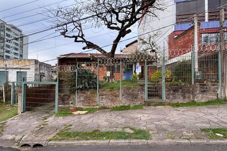 Casa à venda com 250m², 2 quartos e 2 vagasFachada