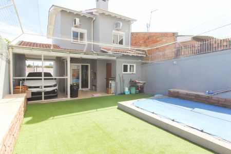 Casa à venda com 192m², 3 quartos e 3 vagas Casa à venda com 192m², 3 quartos e 3 vagasÁrea externa