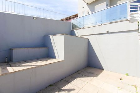 Casa à venda com 192m², 3 quartos e 3 vagas Casa à venda com 192m², 3 quartos e 3 vagasÁrea externa