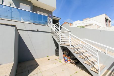 Casa à venda com 192m², 3 quartos e 3 vagas Casa à venda com 192m², 3 quartos e 3 vagasÁrea externa