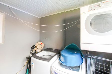 Casa à venda com 192m², 3 quartos e 3 vagas Casa à venda com 192m², 3 quartos e 3 vagasÁrea de Serviço