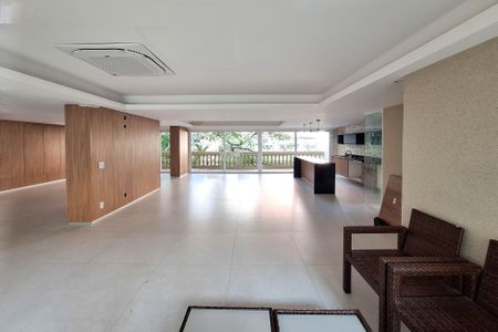 Apartamento à venda com 200m², 4 quartos e 2 vagas Apartamento à venda com 200m², 4 quartos e 2 vagasÁrea comum