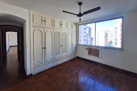 Apartamento à venda com 200m², 4 quartos e 2 vagas Apartamento à venda com 200m², 4 quartos e 2 vagasSuíte 2