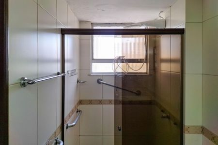 Apartamento à venda com 200m², 4 quartos e 2 vagas Apartamento à venda com 200m², 4 quartos e 2 vagasBanheiro da Suíte 2