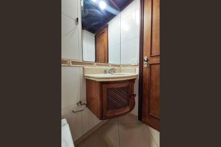 Apartamento à venda com 200m², 4 quartos e 2 vagas Apartamento à venda com 200m², 4 quartos e 2 vagasLavabo