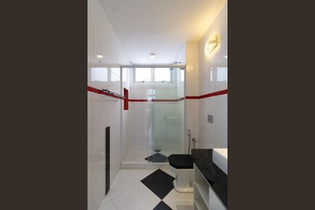 Apartamento à venda com 125m², 3 quartos e 1 vaga Apartamento à venda com 125m², 3 quartos e 1 vagaBanheiro da suíte