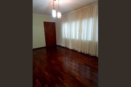 Casa à venda com 210m², 3 quartos e 3 vagas Casa à venda com 210m², 3 quartos e 3 vagasSala