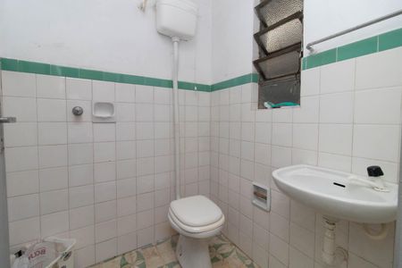 Casa para alugar com 80m², 2 quartos e 2 vagasBanheiro de Serviço