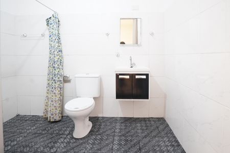 Banheiro de kitnet/studio para alugar com 1 quarto, 36m² em Vila das Mercês, São Paulo