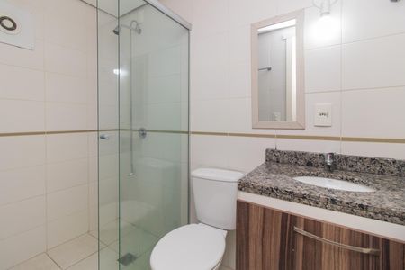 Banheiro de apartamento para alugar com 1 quarto, 45m² em Cavalhada, Porto Alegre