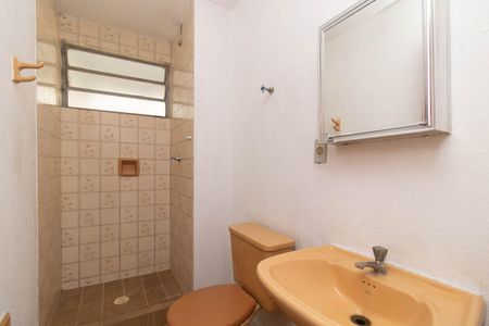 Banheiro de apartamento para alugar com 1 quarto, 58m² em Santa Tereza, Porto Alegre