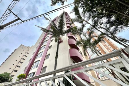 Apartamento para alugar com 90m², 3 quartos e 1 vaga Apartamento para alugar com 90m², 3 quartos e 1 vagaFachada