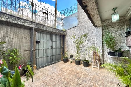 Garagem de casa à venda com 3 quartos, 140m² em Planalto Paulista, São Paulo