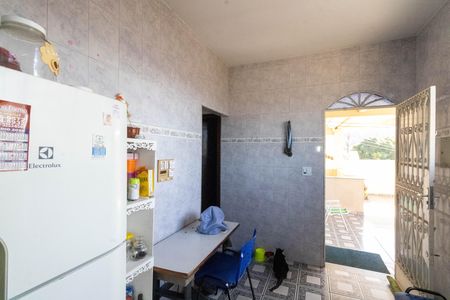 Casa para alugar com 230m², 2 quartos e 3 vagas Casa para alugar com 230m², 2 quartos e 3 vagasCozinha e Área de Serviço