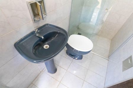 Casa para alugar com 230m², 2 quartos e 3 vagas Casa para alugar com 230m², 2 quartos e 3 vagasBanheiro de serviço