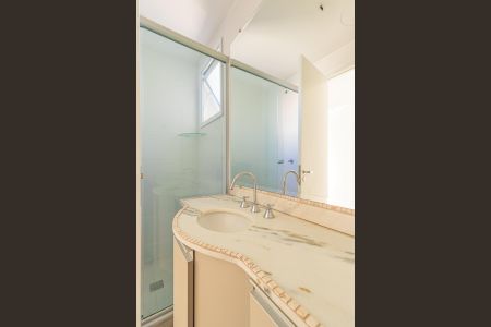 Apartamento à venda com 121m², 2 quartos e 2 vagas Apartamento à venda com 121m², 2 quartos e 2 vagasBanheiro social