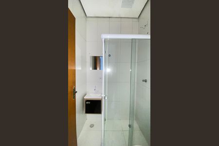 Banheiro de apartamento à venda com 1 quarto, 24m² em Vila Constança, São Paulo