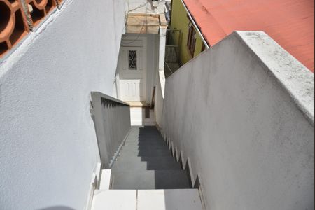 Casa à venda com 95m², 2 quartos e 1 vagaEscada
