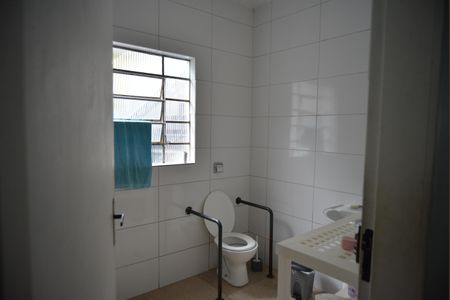 Banheiro Social de casa para alugar com 2 quartos, 95m² em Santa Teresinha, Santo André