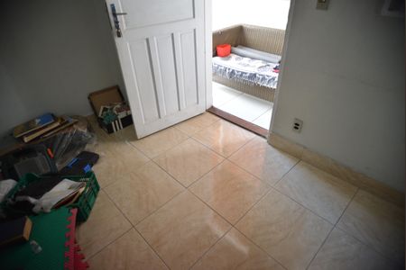 Casa à venda com 95m², 2 quartos e 1 vagaEdícula