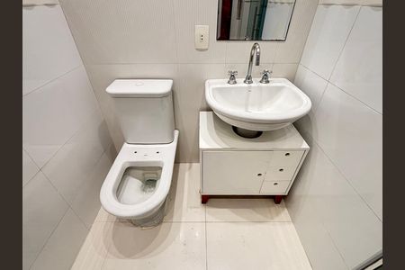 Apartamento à venda com 75m², 3 quartos e 1 vaga Apartamento à venda com 75m², 3 quartos e 1 vagaBanheiro social