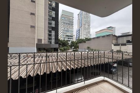 Apartamento à venda com 75m², 3 quartos e 1 vaga Apartamento à venda com 75m², 3 quartos e 1 vagaVaranda