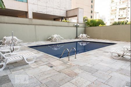 Studio para alugar com 34m², 1 quarto e 2 vagas Studio para alugar com 34m², 1 quarto e 2 vagasPiscina