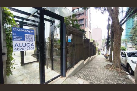 Studio para alugar com 34m², 1 quarto e 2 vagas Studio para alugar com 34m², 1 quarto e 2 vagasFachada + Plaquinha