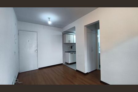 Sala de kitnet/studio para alugar com 1 quarto, 34m² em Liberdade, São Paulo