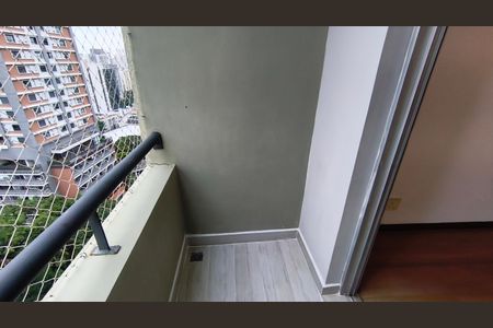 Studio para alugar com 34m², 1 quarto e 2 vagas Studio para alugar com 34m², 1 quarto e 2 vagasVaranda