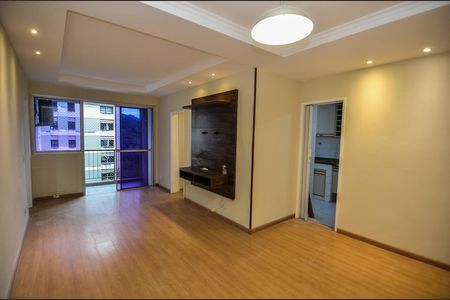 Apartamento para alugar com 86m², 2 quartos e 1 vaga Apartamento para alugar com 86m², 2 quartos e 1 vagaSala