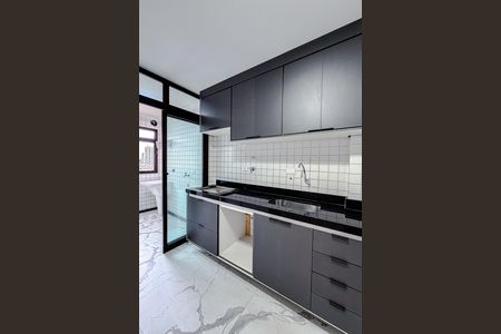Apartamento à venda com 164m², 3 quartos e 3 vagas Apartamento à venda com 164m², 3 quartos e 3 vagasCozinha