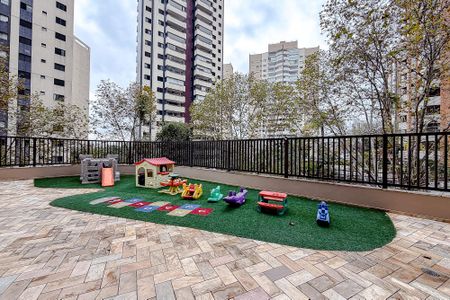 Apartamento à venda com 164m², 3 quartos e 3 vagas Apartamento à venda com 164m², 3 quartos e 3 vagasÁrea comum - Playground