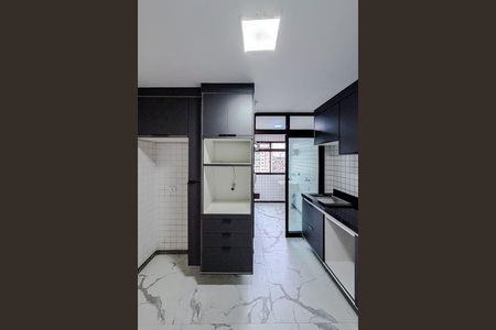 Apartamento à venda com 164m², 3 quartos e 3 vagas Apartamento à venda com 164m², 3 quartos e 3 vagasCozinha