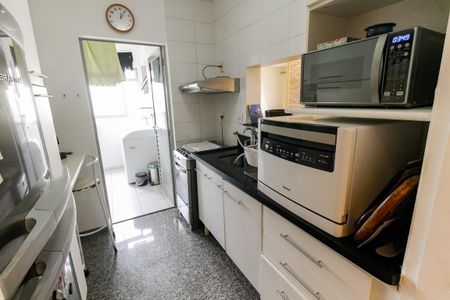 Apartamento à venda com 70m², 3 quartos e 2 vagasCozinha - Armários