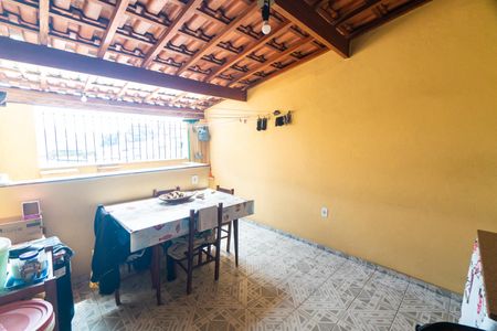 Casa à venda com 100m², 3 quartos e 1 vagaÁrea de Serviço