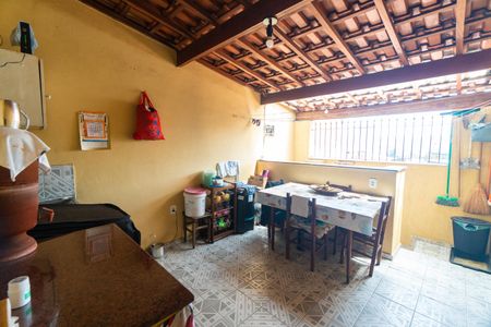 Casa à venda com 100m², 3 quartos e 1 vagaÁrea de Serviço