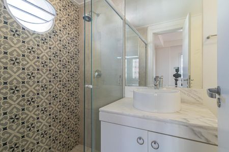 Apartamento à venda com 97m², 2 quartos e 1 vaga Apartamento à venda com 97m², 2 quartos e 1 vagaBanheiro da Suíte