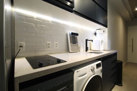 Cozinha de kitnet/studio para alugar com 1 quarto, 32m² em Vila Nova Conceição, São Paulo