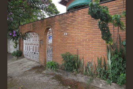 Casa para alugar com 500m², 3 quartos e 5 vagasFachada