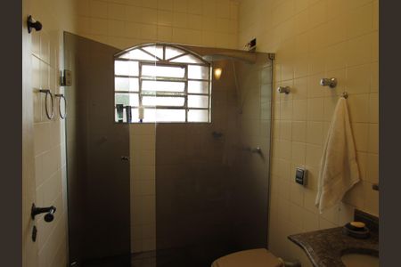 Casa para alugar com 500m², 3 quartos e 5 vagasBanheiro Social