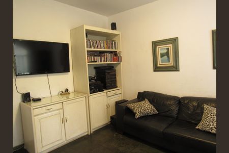 Casa para alugar com 500m², 3 quartos e 5 vagasSala de TV